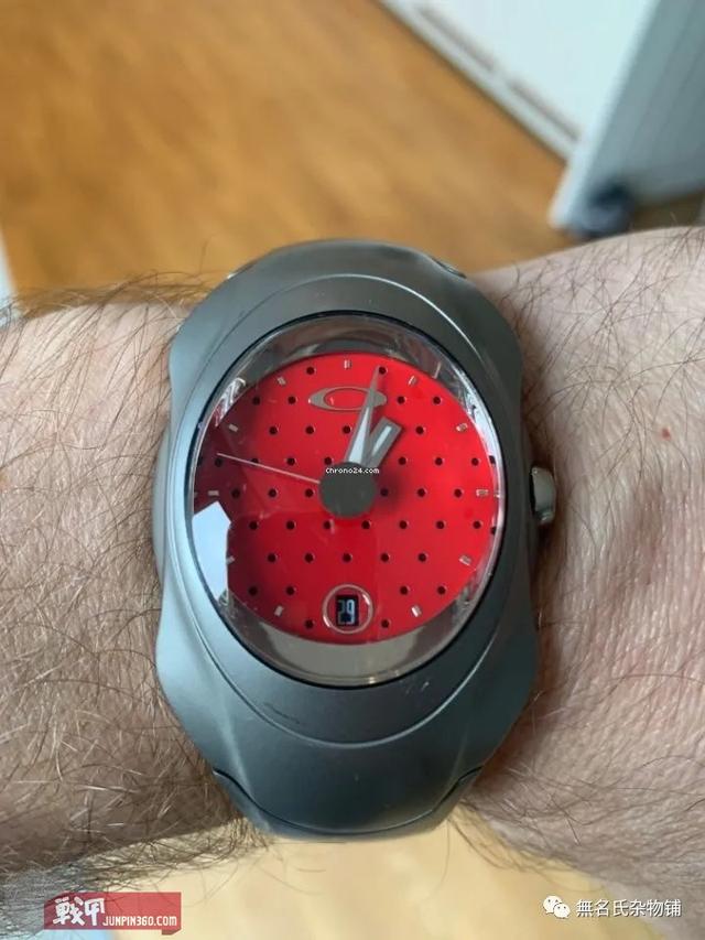 欧克利眼镜是什么档次，<套钱圈>品牌的发展历史