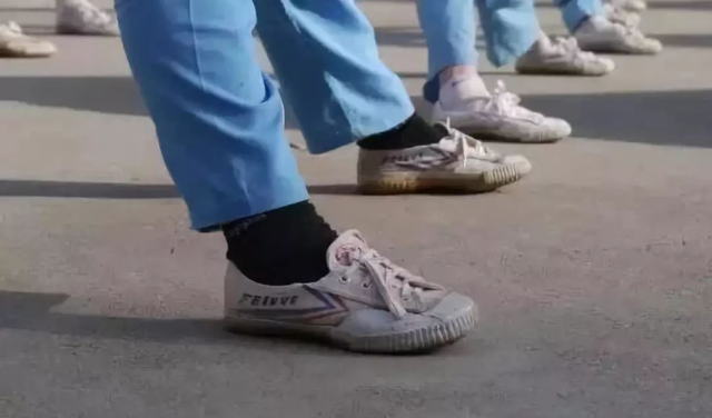 飞跃鞋子怎么样，飞跃鞋子质量好吗（国产小白鞋背后的辛酸史）