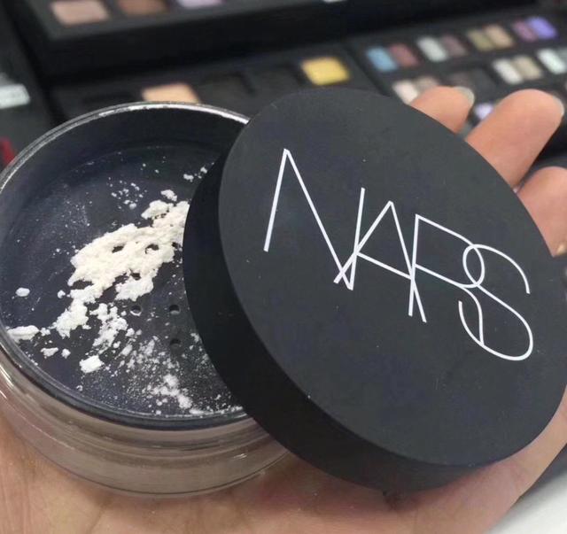 散粉什么牌子的好，散粉什么牌子好用不贵（NARS夏季控油）