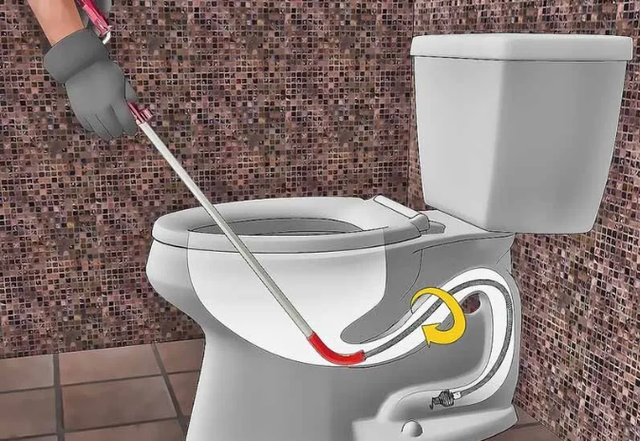 马桶堵了怎么处理，塑料块掉进马桶堵了怎么处理（师傅亲授抽水马桶堵塞疏通窍门）