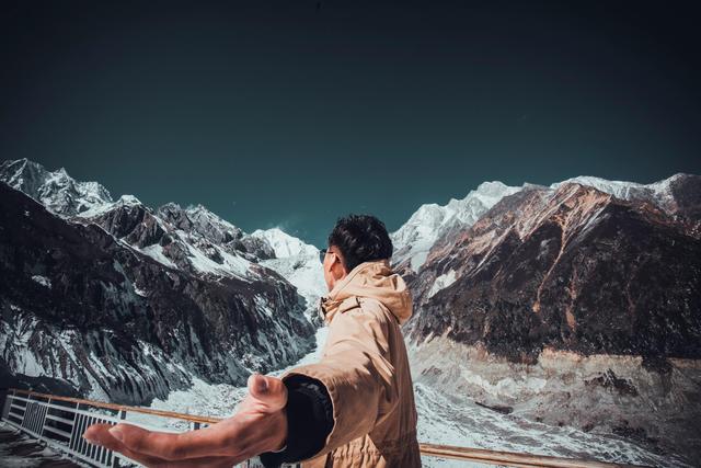 海螺沟海拔多少米，海螺沟海拔多少米有高反吗（带你三天领略低海拔冰川—海螺沟）