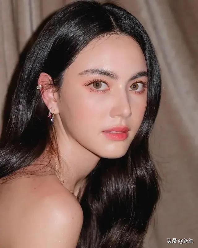 少女插画头像|粉墨姐妹手绘头像 美少女微信，少女插画头像|粉墨姐妹手绘头像 美少女， 温柔甘露寺蜜璃（2D妆与3D妆的区别是什么）