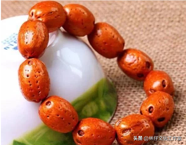 适合做手串的植物种子，适合做手串的植物种子是什么（这些路边捡的树籽儿串成手串）