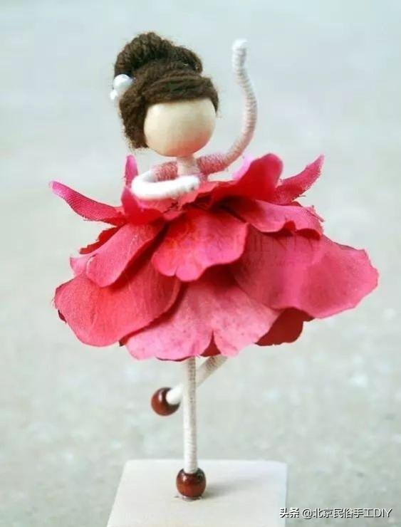 家里的假花怎么处理掉，室内有假花怎么办（一根铁丝一个球就能让她惊艳无比）