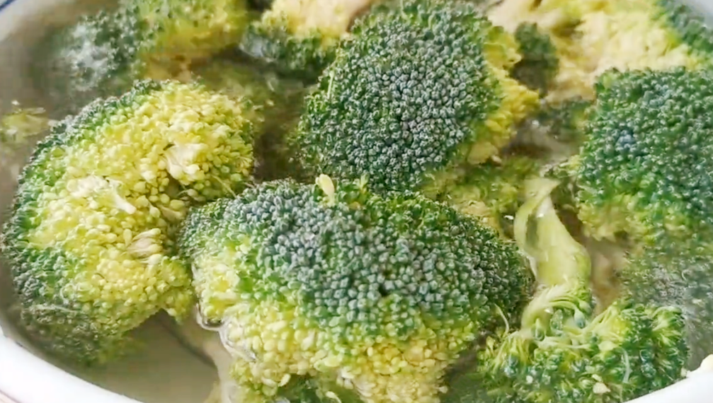 圖片[2]-【西藍花肉末窩窩】做法步驟圖 營養(yǎng)鮮嫩又美味-起舞食譜網(wǎng)