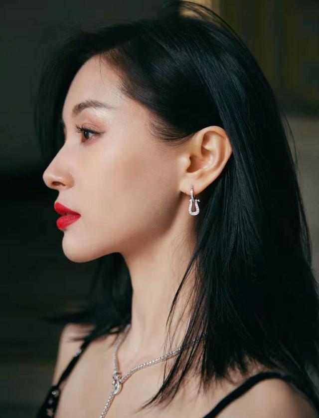 "高端玩家"王子文：王朔为她赎身，孩子生父成谜，耍大牌嘲讽贾玲