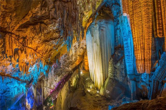 钟乳石是怎么形成的，钟乳石是怎样形成的（跟着世界自然遗产学知识）