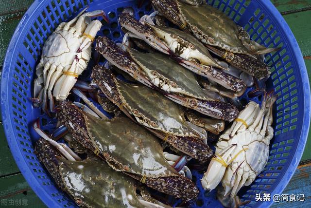大闸蟹怎么保存，大闸蟹放冰箱怎么保存（大厨：直接放冰箱是大错）