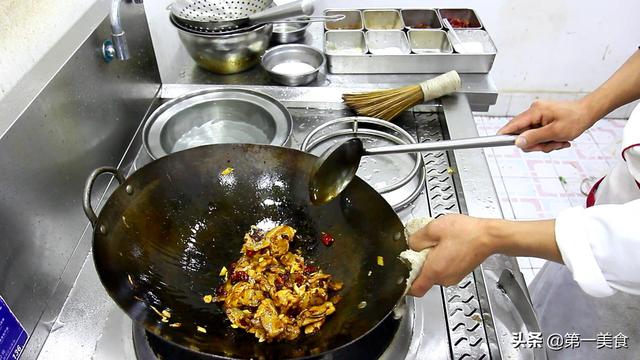 蒜苗炒肉片的最正宗做法，大厨炒的青蒜炒肉片