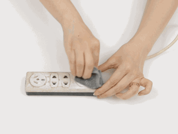 白板用了油性笔擦不掉怎么办，油性笔写在白板上怎么才能擦掉（焦黑锅底、脏鞋底、残胶、陈年污垢……用它一擦全干净了）