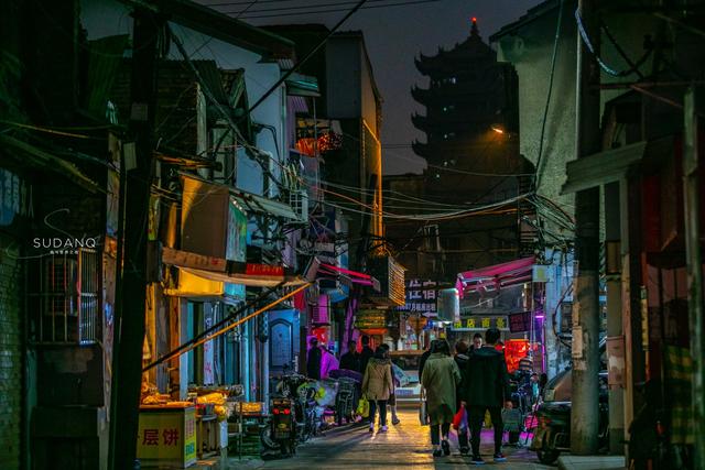 黄鹤楼在哪个城市，黄鹤楼位于哪个省份（黄鹤楼位于中国哪个省份）