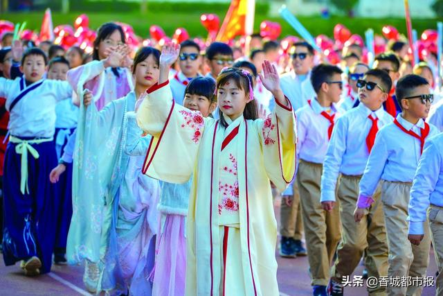 班级文化标语霸气，求两句班级口号（创意口号点燃运动激情）