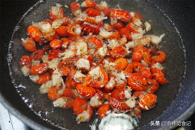 小龙虾的正确做法和吃法，小龙虾的正确做法和吃法视频（我家人最馋的小龙虾吃法）