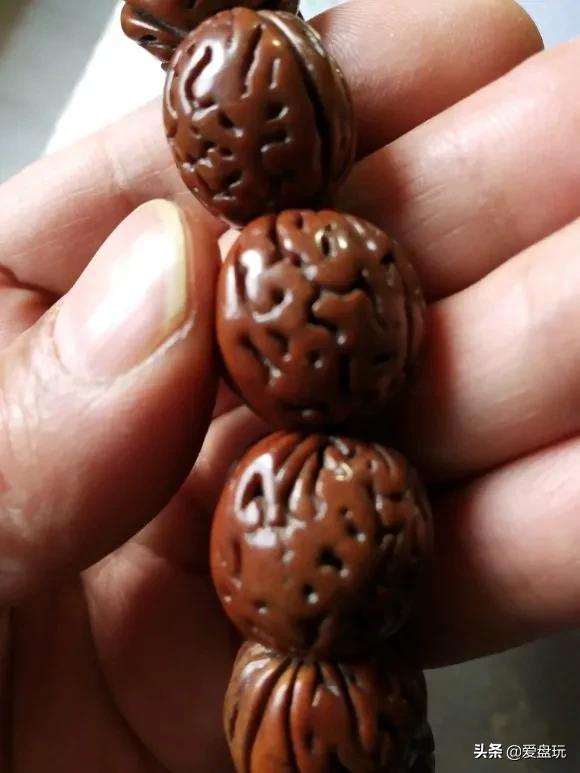 桃核手串的正确盘法（盘了8年的桃核）