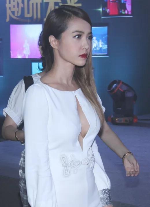 蔡依林复恃倾城姿