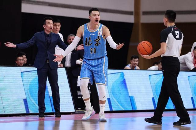 篮球运动员姚明还活着吗死了，篮球运动员姚明怎么了（姚明，你别再憋着了）