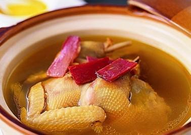 清炖整只鸡汤的做法，清炖整只鸡汤的做法大全（要给家人喝清炖鸡汤）