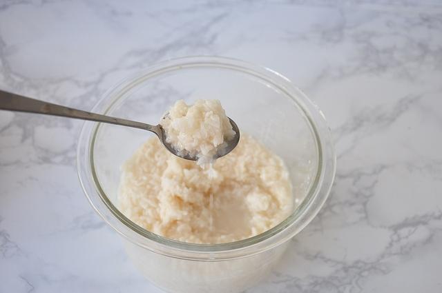 超市买的桂花酒酿怎么吃，超市买的桂花酒酿怎么吃才好吃（每天睡之前来一碗热乎乎的甜酒酿）