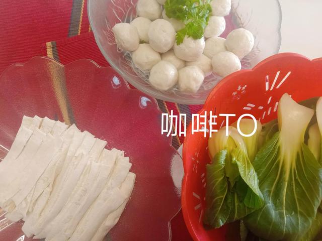 鱼丸挂面怎么做，手工鲜香鱼丸面