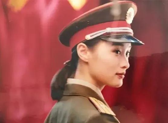 「上海名媛」吴越：花6年捧红前男友，却惨遭抛弃，至今未婚未孕