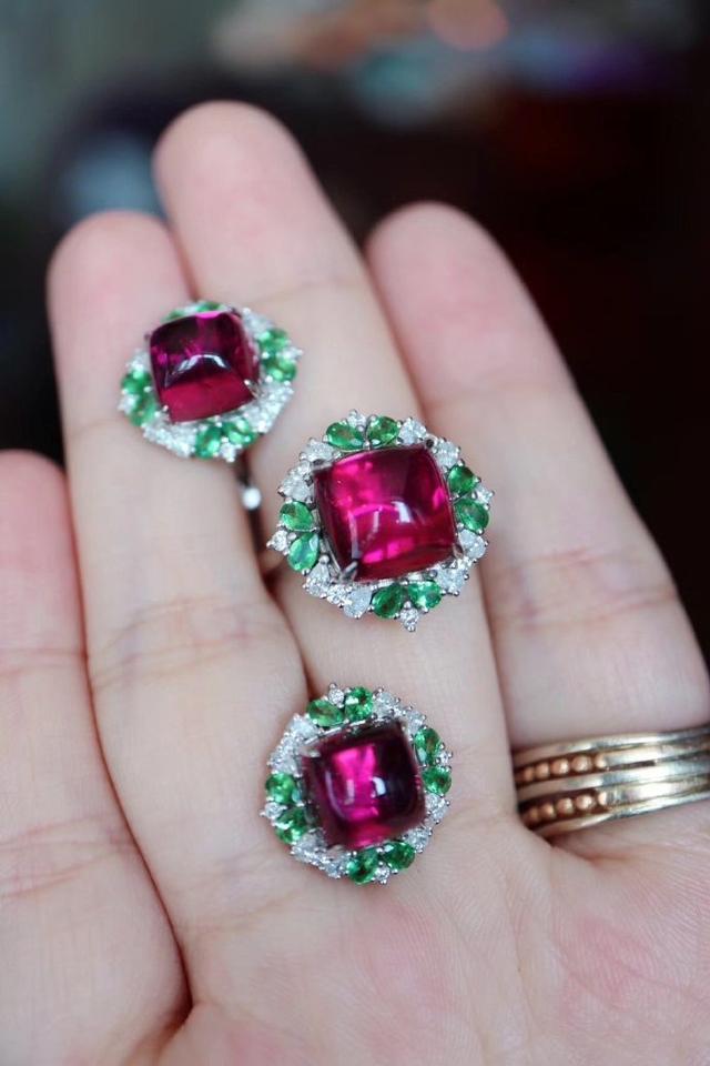 双鱼座戴什么宝石，双鱼座的星座宝石（专属十二星座的宝石）