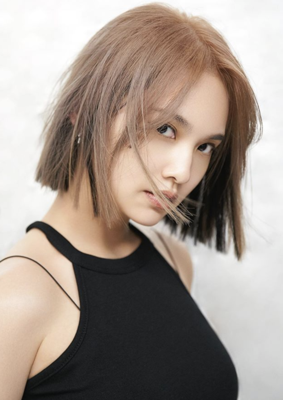 好看的发型女生中长发，好看的发型女生中长发2021（明星示范2020大热发型）