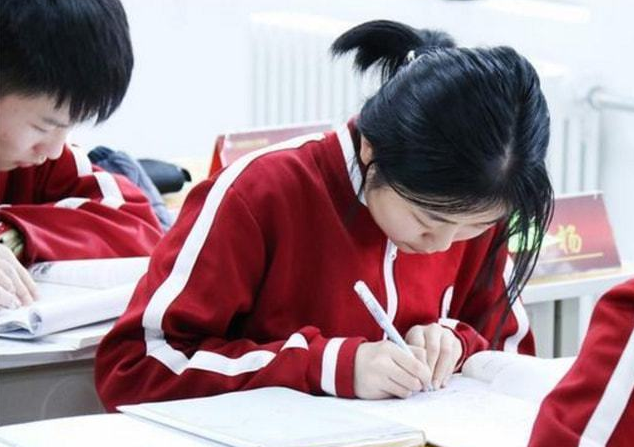 211大学全部排名，211被分为几个等级（2021年211高校世界排行榜）