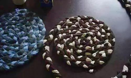 如何利用毛巾折叠小熊，用毛巾怎样叠小熊（家里的旧毛巾千万不要随便扔）