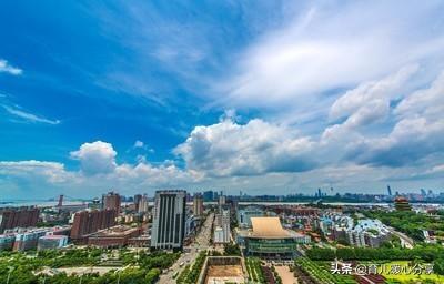 幼儿园教师最美格言，幼儿园教师师德师风总结（幼儿园丨幼师有爱）