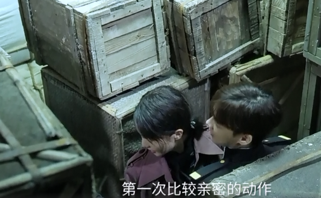 隐秘而伟大金晨和李易峰亲密戏，“下巴蹭脑门”不甜蜜