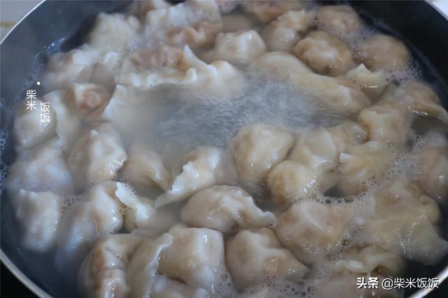 玉米水饺馅的做法，玉米瘦肉饺子的家常做法（我做了玉米馅的）