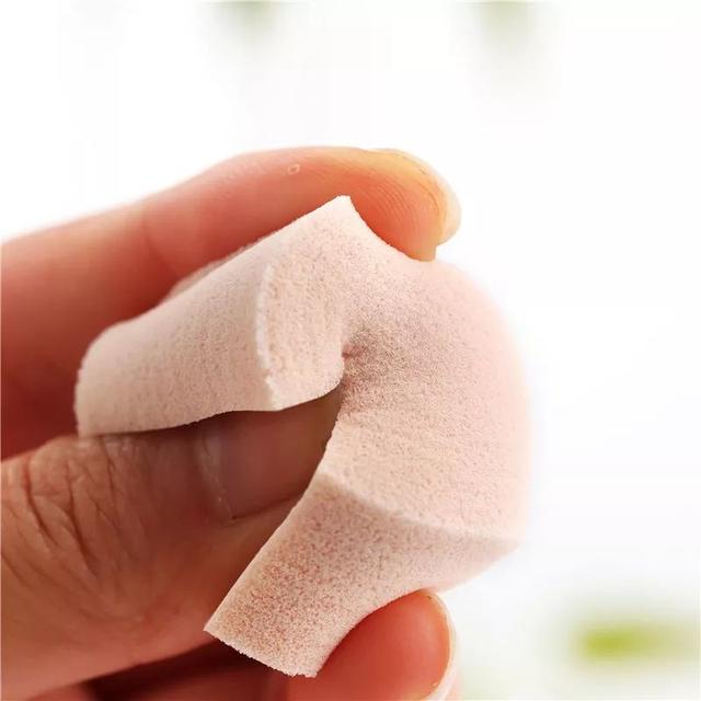 新粉扑的正确使用方法是什么，刚买的粉扑应该怎么用（一只“小小”的海绵粉扑居然有“百种”使用方法）