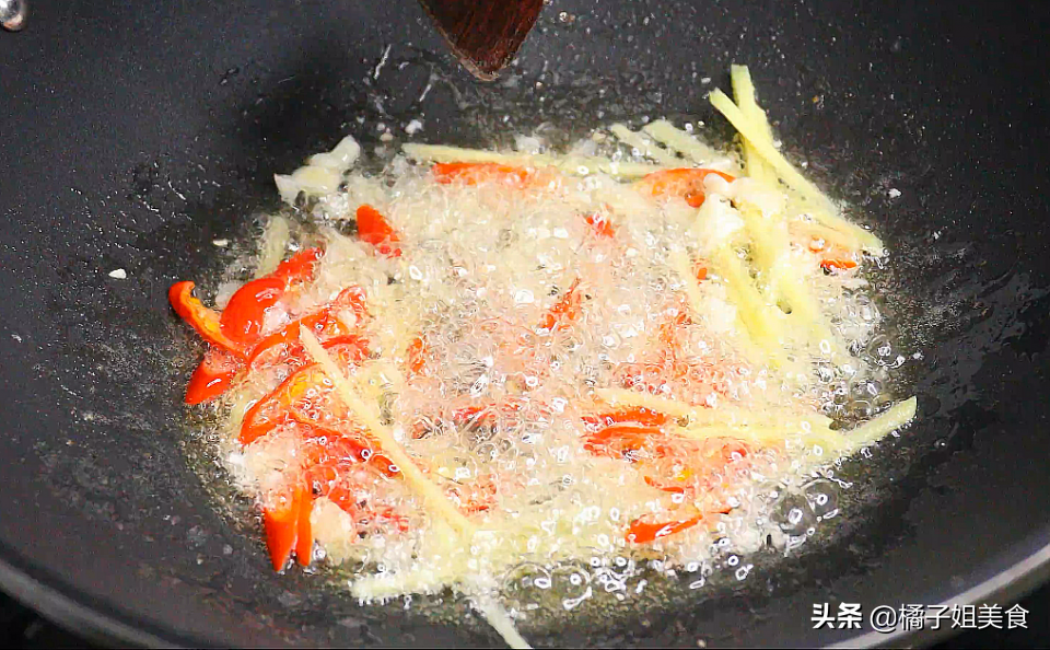 圖片[4]-終于找到炒空心菜不發(fā)黑的技巧 顏值高 口感好-起舞食譜網(wǎng)