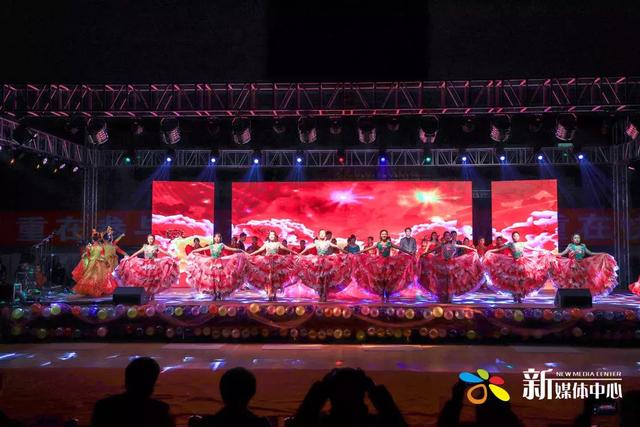 外婆的澎湖湾串词，外婆的澎湖湾串词主持人（2019元旦晚会）