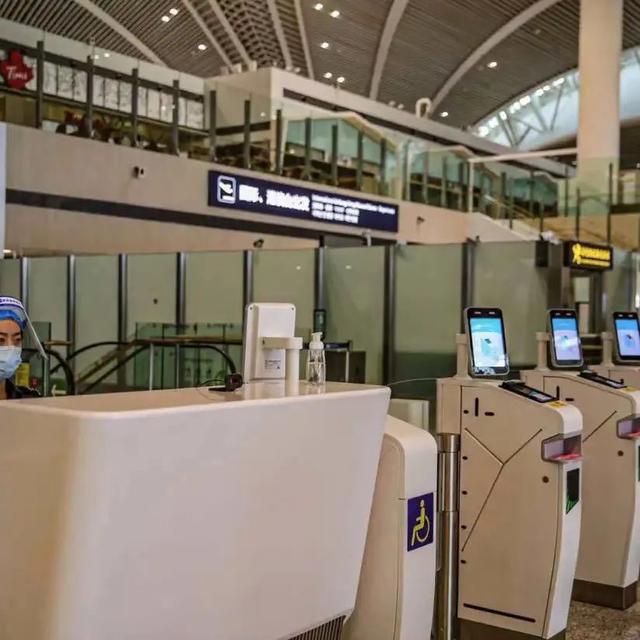 青岛航空如何网上值机，青岛航空网上值机座位全满（青岛胶东国际机场国内乘机及中转指南发布）