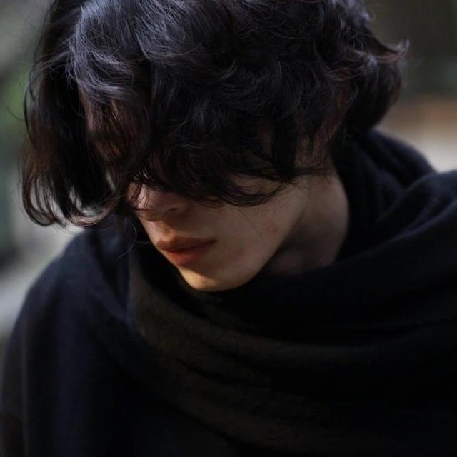 【优质/男】左灯右行，微信头像，【优质/男】左灯右行（我爱你有种左灯右行的冲突）