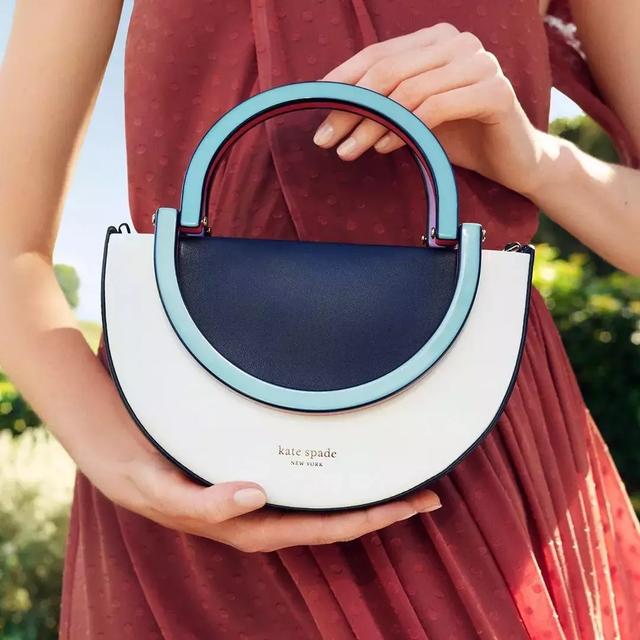 mk包包属于什么档次，MK包包属于什么档次（这五个颜值与质感均在线的包包品牌）