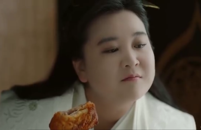 37岁的贾玲近照，贾玲：欢笑的每一步都充满不易