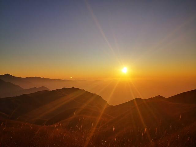 武功山有多高海拔是多少，武功山有多高海拔是多少千米（武功山景点详细游玩攻略）