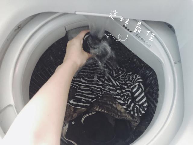 手洗洗衣液能放洗衣机吗，洗衣液能手洗吗（你洗衣服时的这5个错误习惯）
