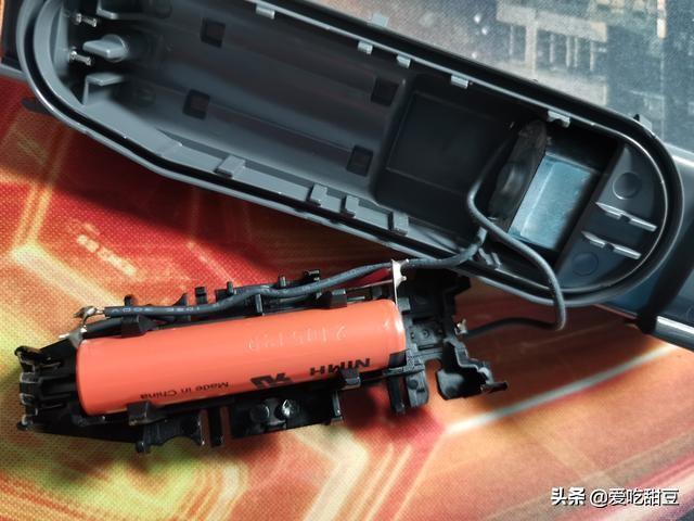 飞利浦剃须刀电池如何换，飞利浦剃须刀有办法换电池吗（你的剃须刀还有劲吗）