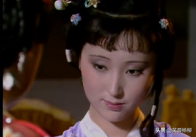 新红楼梦蒋梦婕，蒋梦婕在《新红楼梦》里的这段也太搞笑了吧！（没有对比就没有伤害）