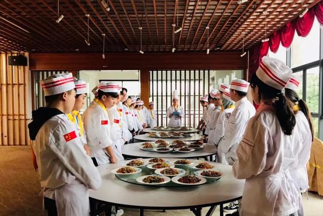 南宁华侨职业技术学校，广西南宁华侨学校里面有什么专业（2020年福瑞祥粤系桂系中餐烹饪招生宣传）