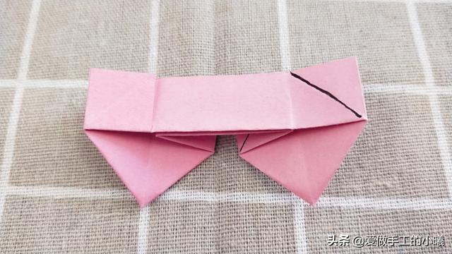 手工折纸爱心方法图解，简单又漂亮的爱心折法（教你用1张纸折出心心相印）