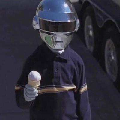 沙雕又不失帅气的头像，沙雕`小清新`帅气`文艺`男生头像微信（比较沙雕搞笑的男生头像大全）