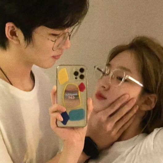 情侣头像二人专用超甜 阿春.“有些人值得等候，有些悲伤值得忍受。”，情侣头像二人专用2022微信（甜甜的双人情侣头像）