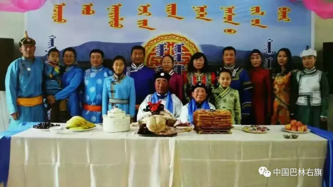 乌兰夫家族是什么家族，中国四大家族是哪四大家族（赤峰巴林右旗巴彦塔拉苏木达兰花嘎查乌兰夫家庭荣获第二届自治区级文明家庭荣誉称号）