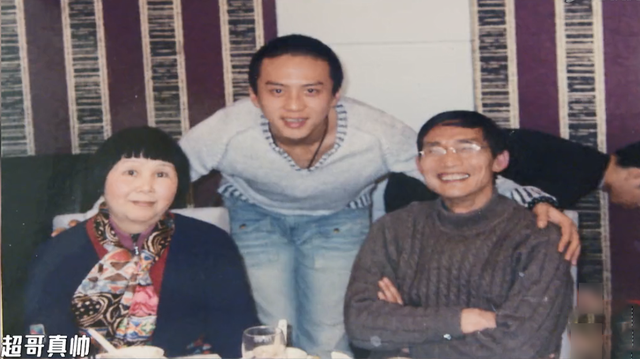陈赫张子萱结婚照，陈赫和张子萱结婚照（邓超与孙俪珍贵结婚照曝光）