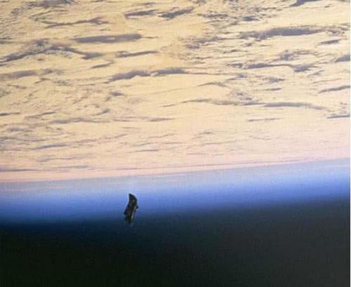 地球除了月球还有其他卫星吗，地球是卫星还是月球是卫星（地球还有第二颗卫星）