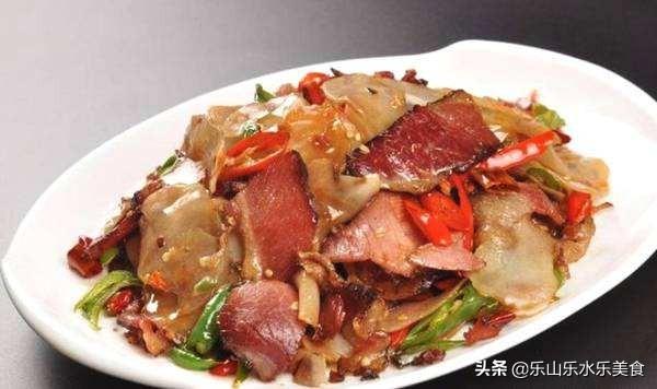 土豆炒腊肉(土豆炒腊肉土豆要先煮一下吗)插图(3)